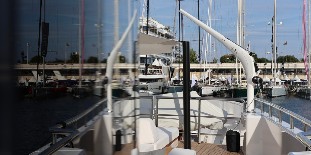 carbon deck davits