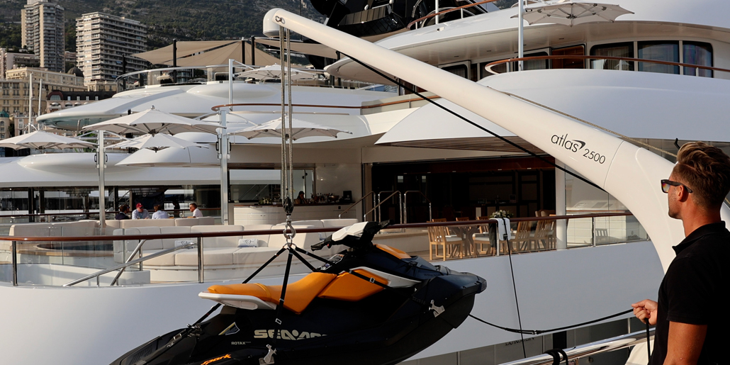Jet ski davit crane
